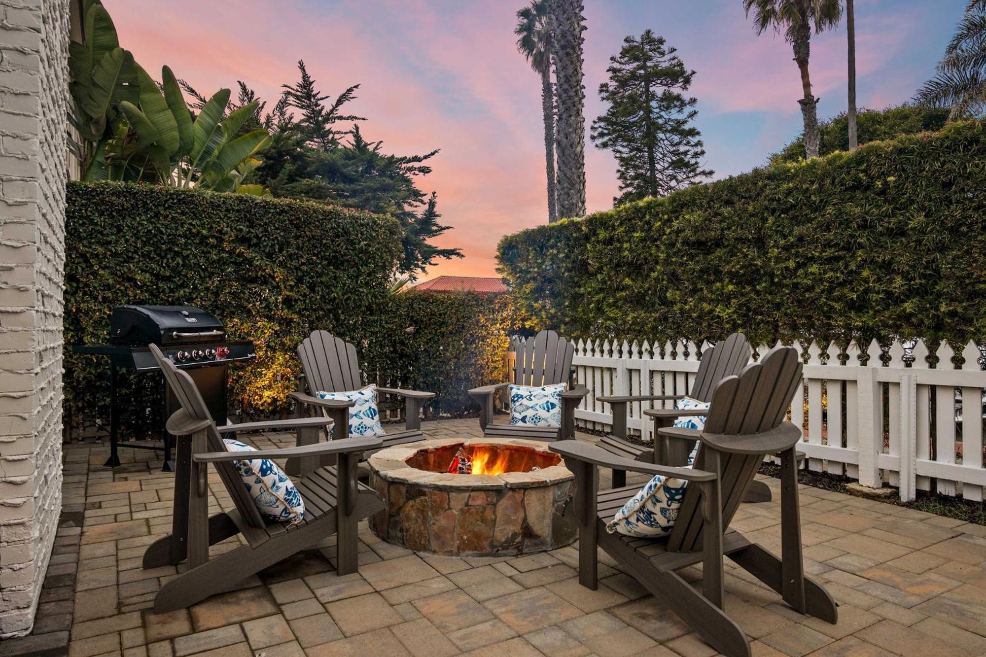 Coastal Retreat 1br Steps To Ocean & Peek Views Holiday home